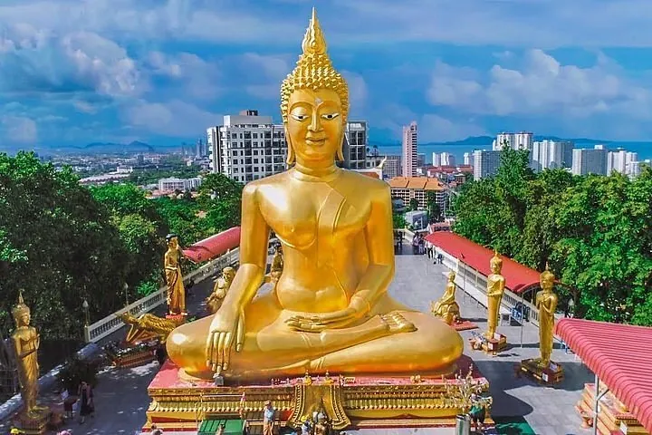 Big Buddha Temple (Wat Phra Yai)